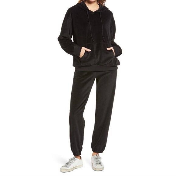Nordstrom Velour Sweatshirt Comfy Hoodie Top In Black Treasure & Bond - Picture 2 of 4